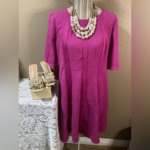 ROZ AND ALI FLARE MIDI DRESS - Picture 3 of 14